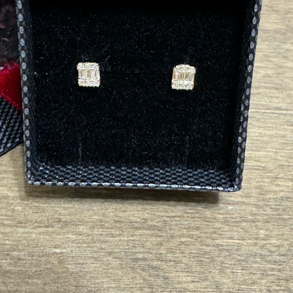 Elegant Gold Stud Earrings